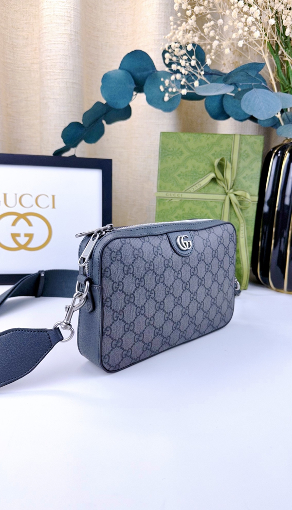 激安グッチバッグコピー背面デザイン